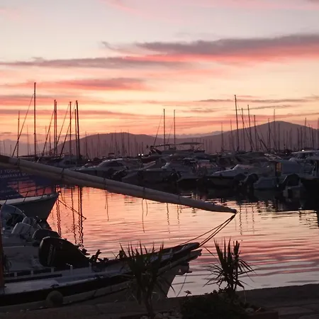 Ботель Houseboat Bluseadream Dolphin 2 Альгеро
